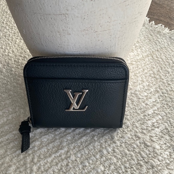 Authentic Louis Vuitton Lockme Zippy Coin Purse Wallet Taurillon Leather Black - Picture 9 of 10